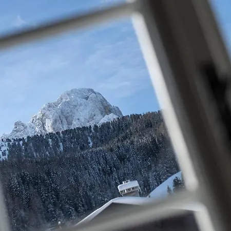 Perfect Setting For An Unforgettable Vacation In An Idyllic Location Apartment Selva di Val Gardena
